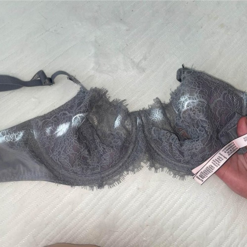 Victoria’s Secret Grey Lace Bra - 32DDD